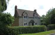 Exterior 2 Macbeth Cottage