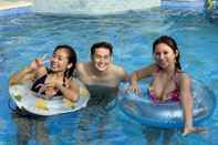 Kolam Renang Maeda Beach Hotel