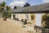 Exterior Wallis Farm House