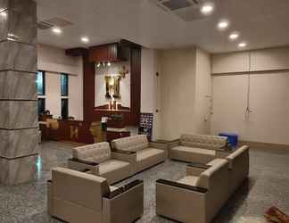 Lobi 2 H Plus Hotel Yangon