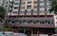 Luar Bangunan 2 H Plus Hotel Yangon