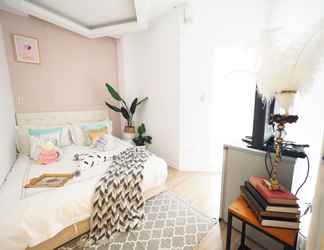 Bedroom 2 Guesthouse in Taipei near Ximen Metro Station