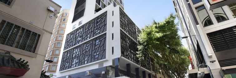 Exterior CBD Apartment in Perfect Location