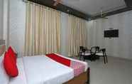 Bedroom 6 Sudhir Hotels