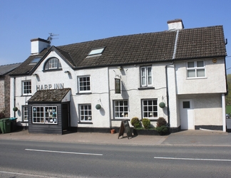 Exterior 2 The Harp Inn