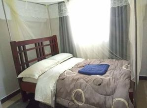 寝室 4 King Charles Empire