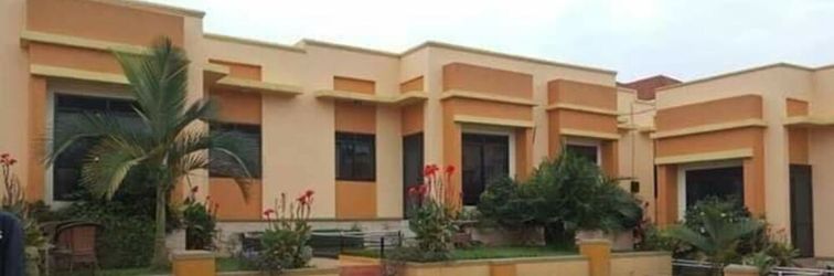 外観 King Charles Empire