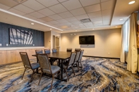 Functional Hall Fairfield Inn & Suites by Marriott Minneapolis North