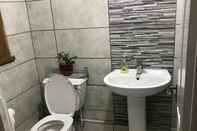 In-room Bathroom Araagon Homes