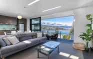 Common Space 2 Modern Queenstown Apartment & Great Lake Views