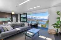 Common Space Modern Queenstown Apartment & Great Lake Views