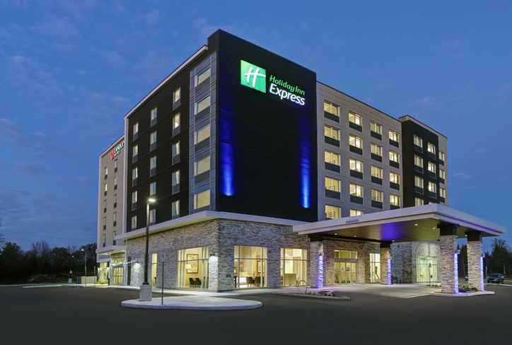 Giá phòng Holiday Inn Express Kingston West, an IHG Hotel, Frontenac County  từ 11-04-2023 đến 12-04-2023