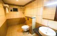 In-room Bathroom 3 HM Resort