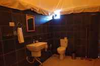 ห้องน้ำภายในห้อง Mint Bodhivann Jungle Retreat