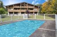 Swimming Pool Les Chalets Autrichiens