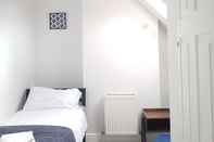 Kamar Tidur Golders Park Hotel