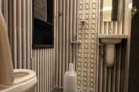 In-room Bathroom Hotel Admire
