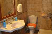 Toilet Kamar Porfyra's Island