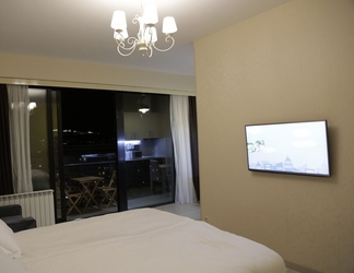 Kamar Tidur 2 Full Comfort Apartment at Chavchavadze