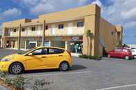 Exterior Aruba Airport Zega Apartments