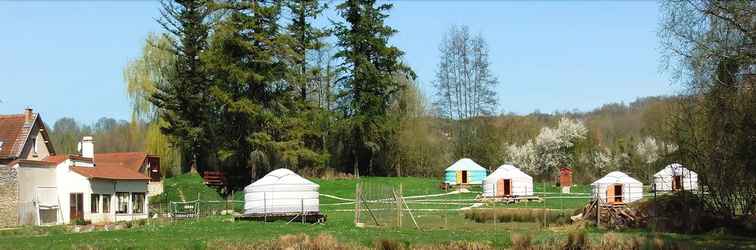 Exterior Yourtes Du Moulin Bertrand