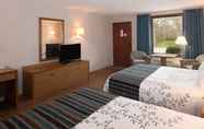 Bedroom 2 Highland Manor Inn