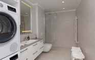 Toilet Kamar 5 Luxury Salka Suites