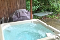 Entertainment Facility 70MBR- Hot Tub - BBQ - Wi-Fi - Pets Ok - Sleeps 8