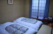 Bedroom 2 Business Hotel Nakayama