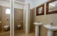 In-room Bathroom 4 Umhlanga Backpackers