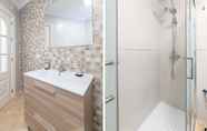 In-room Bathroom 3 Benalmadena Costa II - First Line Beach 1BR Apartment