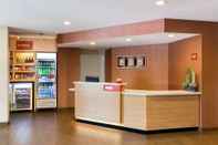 Lobby TownePlace Suites by Marriott Petawawa