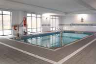 Swimming Pool TownePlace Suites by Marriott Petawawa