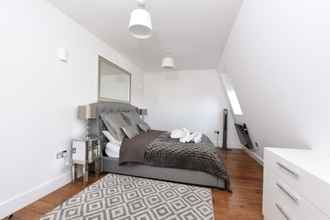 Bedroom 4 Modern & Spacious 2 Bed Apartment at Clapham Junction