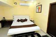 Bedroom Hotel Amit Regency