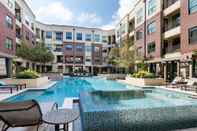 Kolam Renang Locale at the Galleria - Houston