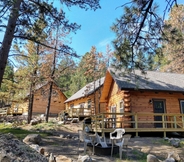 Exterior 3 Freedom Ridge Cabins