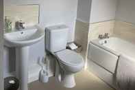 Toilet Kamar Pretty Properties - 30 Chaldron Court