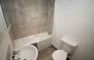 Toilet Kamar 2 Pretty Properties Grange House Apartment 5