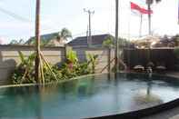 Swimming Pool Curve House Umalas