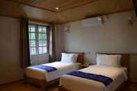 Kamar Tidur Silver Lake Hotel