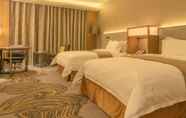 Kamar Tidur 7 The Summit Hotel