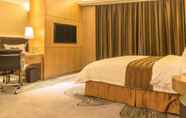 Kamar Tidur 5 The Summit Hotel