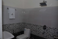 Toilet Kamar Hotel KC Regency