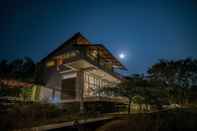 Exterior Dholes Den Bandipur