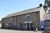 Exterior River Wye Bunkhouse