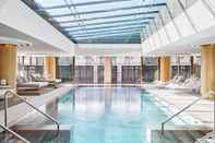 Swimming Pool Four Seasons Hotel Madrid