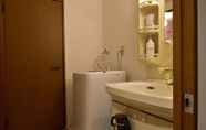 Toilet Kamar 2 Alphabed Takamatsu Rainbow Street