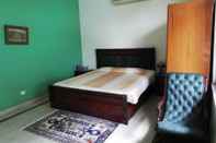 Bedroom Dev Vatika Home Stay