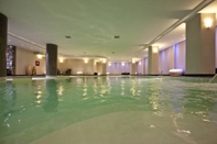 Swimming Pool Miramonte Chalet Hotel Spa